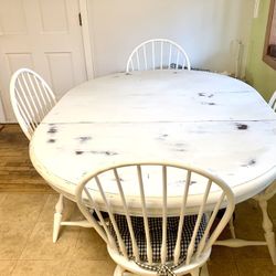Nichols & stone Round Table 4 Chairs With Leaf