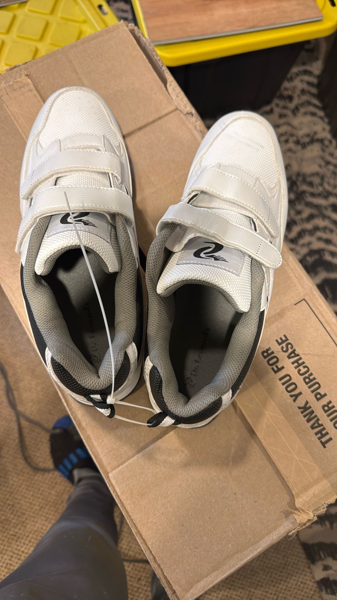 new size twelve tennis shoes 12