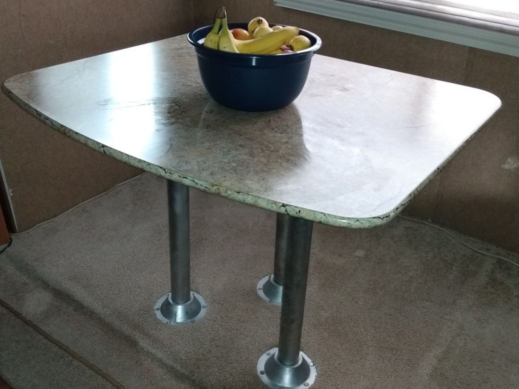 Rv 3 Legs Table Excellent Condition $75 FIRM Price
