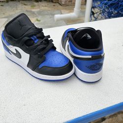 Air Jordan NIKE size 4Y