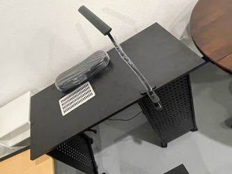 Nails desk