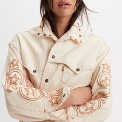 NWT Levis Pride Collection Off White Rainbow Rodeo Western Trucker Jacket Size M