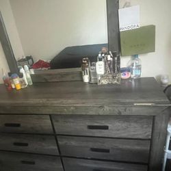 Black Dresser With Mirror