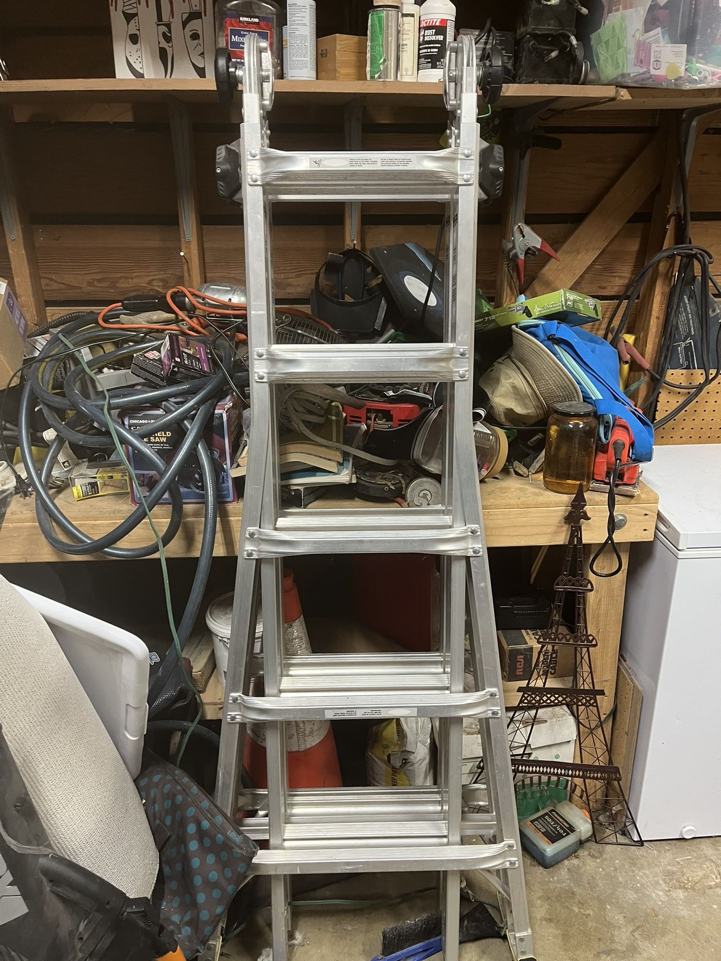 Gorilla ladder 375 pound capacity