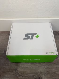 SKYTRAK+ Launch monitor with protective case