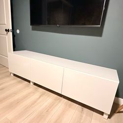 Modern White Gloss TV Stand / Media Console – Minimalist Storage Cabinet