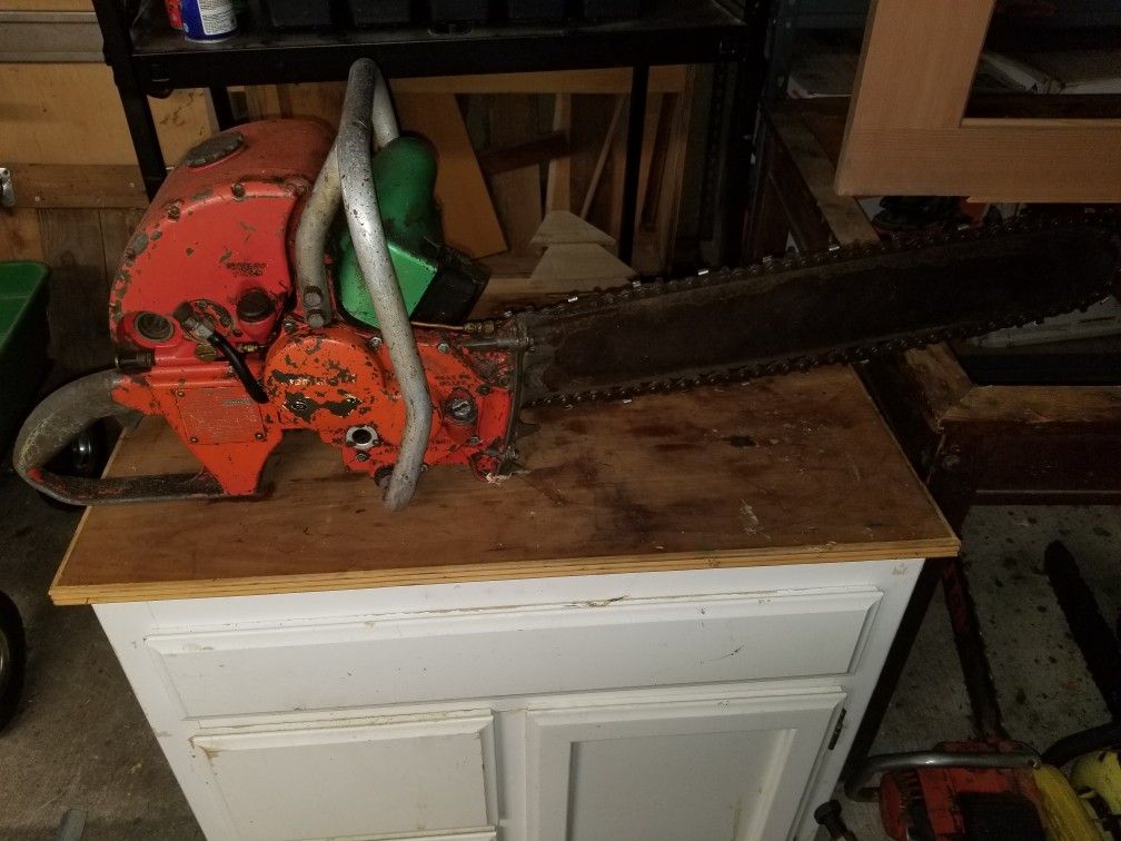 Vintage Homelite 6-22 chainsaw