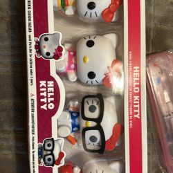 Hello Kitty Funko Pop 4 Set Collectors Valué
