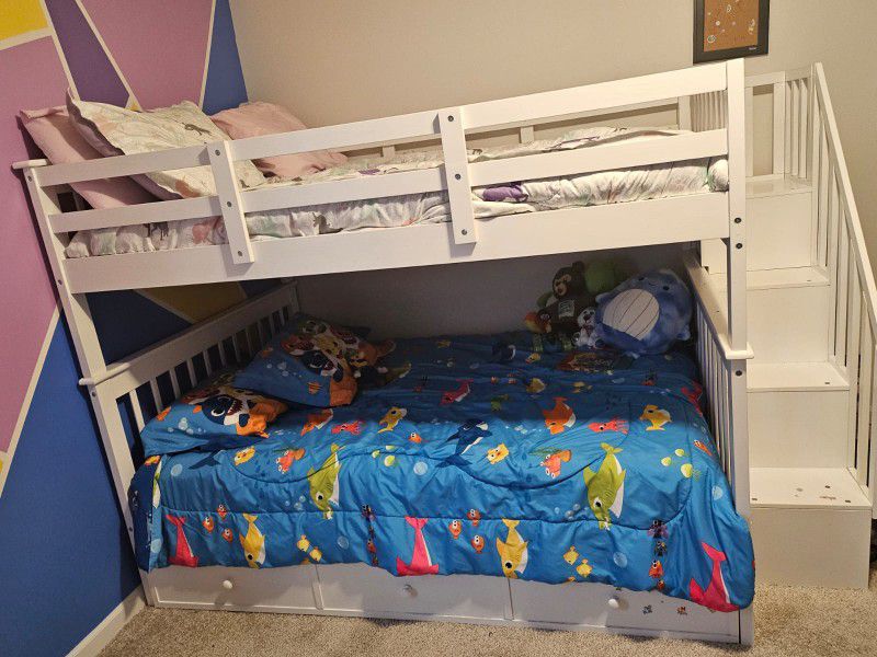 Full Bunkbed (Can Be Divided Into 2 Separate Beds)