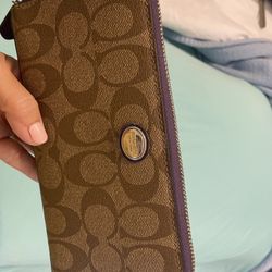 Coach Peyton Signature Accordian Zip Wallet