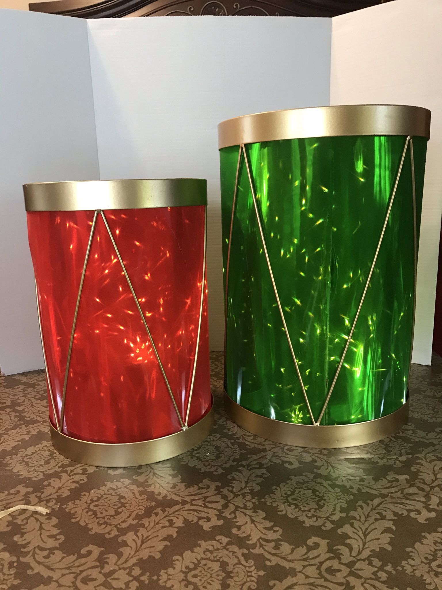 Set of illuminating drums for Christmas display