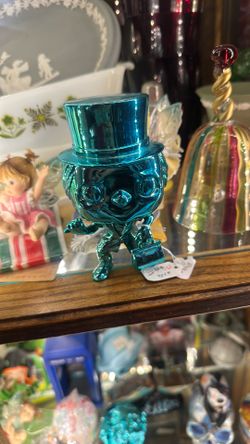 Pop figure