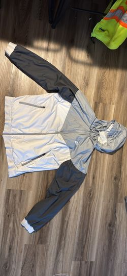 Nike Windbreaker With Woven Layer Inside Size Large 
