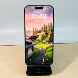 Apple iPhone 15 Pro Max 256GB Unlocked with Apple Warranty (Scratch On Screen) See pics