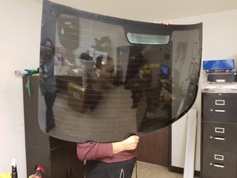 2009 BMW 328 back glass