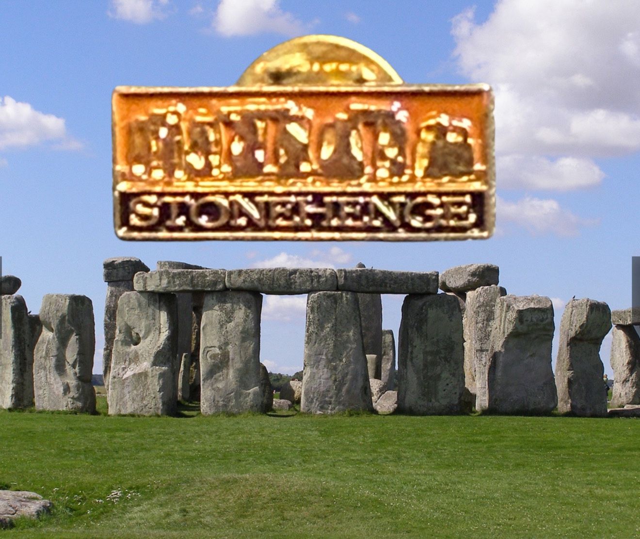 English Heritage 1990s Gold-Tone Stonehenge Souvenir Lapel Pin, 1x0.5”