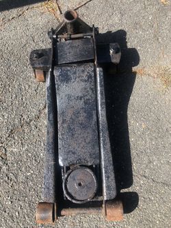 Low Profile Jack With One Jack Stand