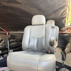 Yukon Denali Xl 05 ( Rear Seats)