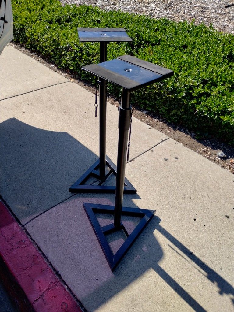 Speakers Stands