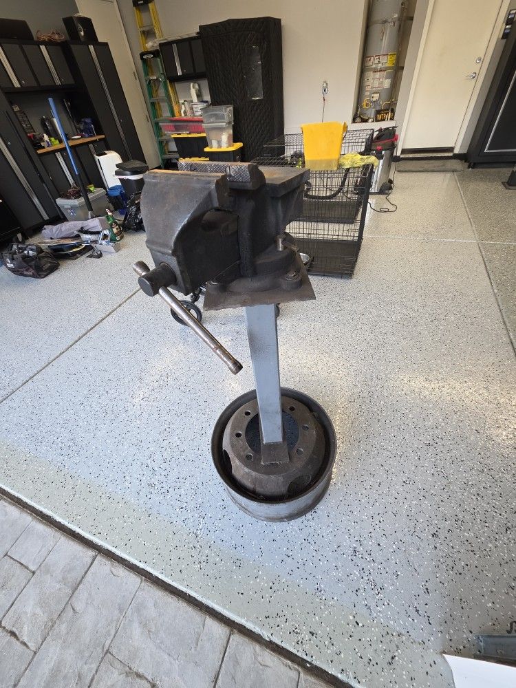 Pittsburgh Heavy Duty Vice