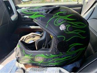 Motorcycle helmet
