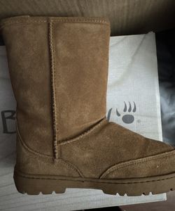 Bearpaw Size 6/7