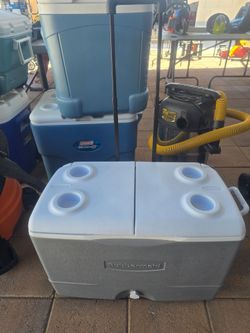 Rubbermaid ice chest