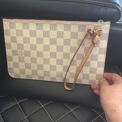 Louis Vuitton Neverfull Mm Pouch