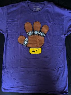 2009 Nike Purple Kobe Puppet Championship Rings Hand T-Shirt Men’s Size L USED
