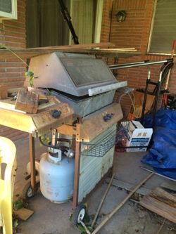Grill gas Sunbeam with extra burning including gas tank .