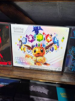 Pokémon Scarlet & Violet Prismatic Evolutions Elite Trainer Box
