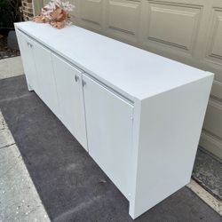 🥂King White Founders 4Drawer Credenza 