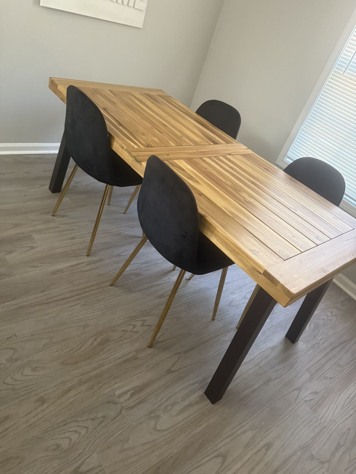 Dinning Table And 4 Chairs