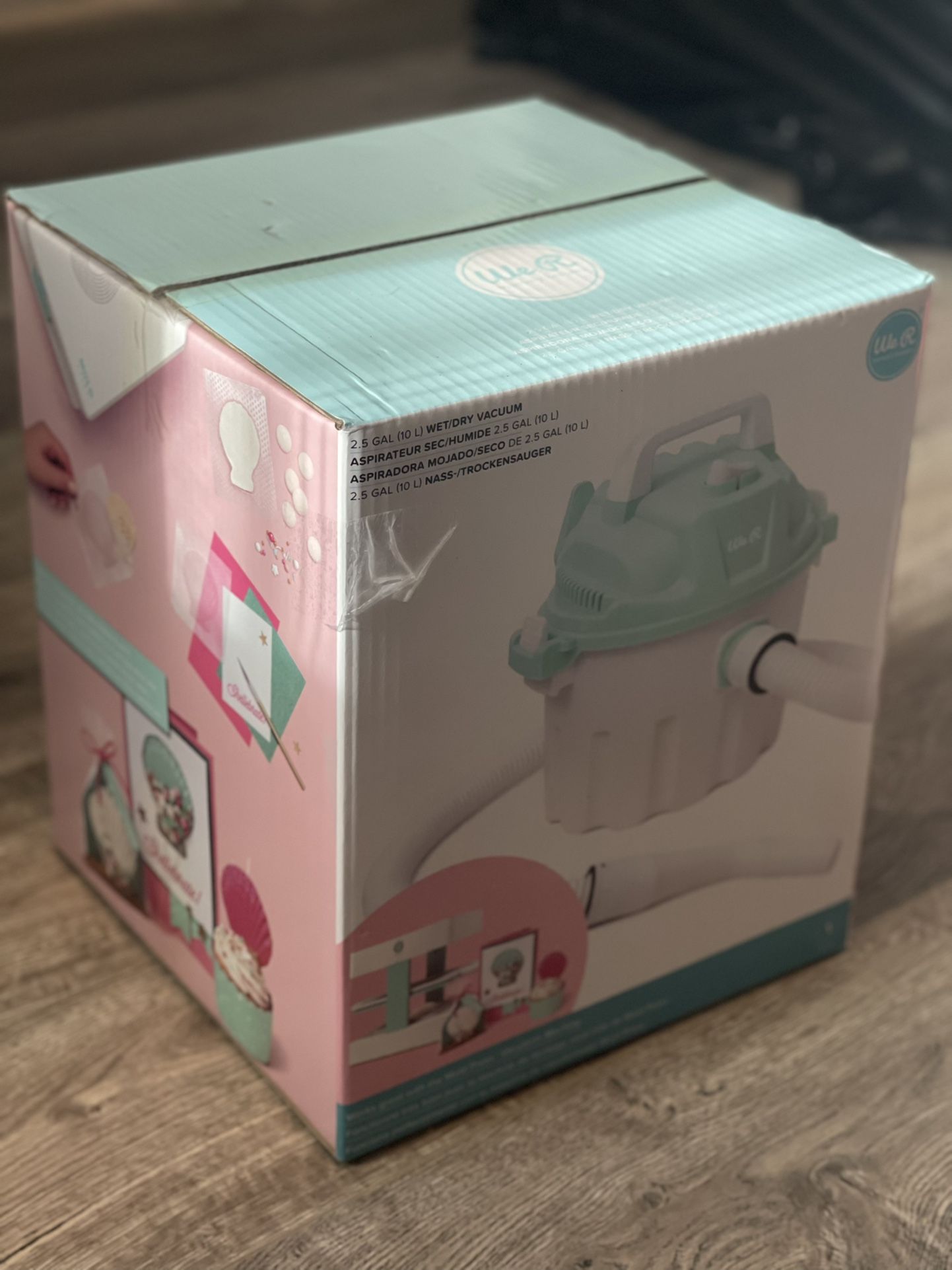 Sealed New 2.5 Gallon Wet/Dry Vacuum