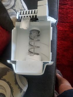 Complete Ice Maker From G E