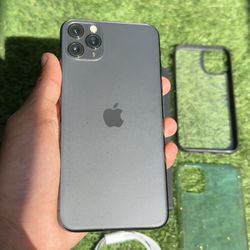 iPhone 11 Pro Max 64GB Silver Mint Condition!