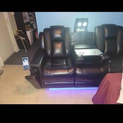 Set Of 2 Bob's reclining chairs 3-year warranty