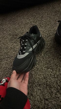 Dior b22