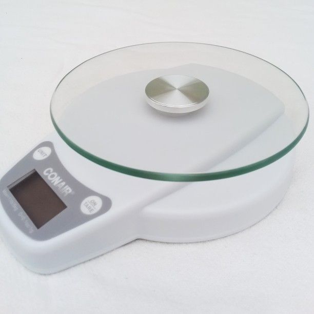 New Digital Kitchen Food Scale Large LCD Screen Displays Weight in 0.1 oz. Increments up to 11 lbs. Capacity, Use & Care Guide and Battery IncludedÂ