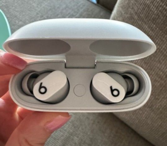 Beats Studio Buds
