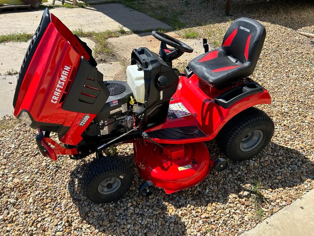 CRAFTSMAN T2400 Turn Tight 46in 23HP Vtwin Riding Lawn Mower for