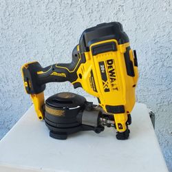 DEWALT
20V MAX Lithium-Ion 15-Degree Electric Cordless Roofing Nailer ( Tool Only )