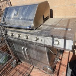 Free Jenn-Air 5-Burner natural gas grill with infrared side burner and rotisserie burner, Lowe's item# 27043