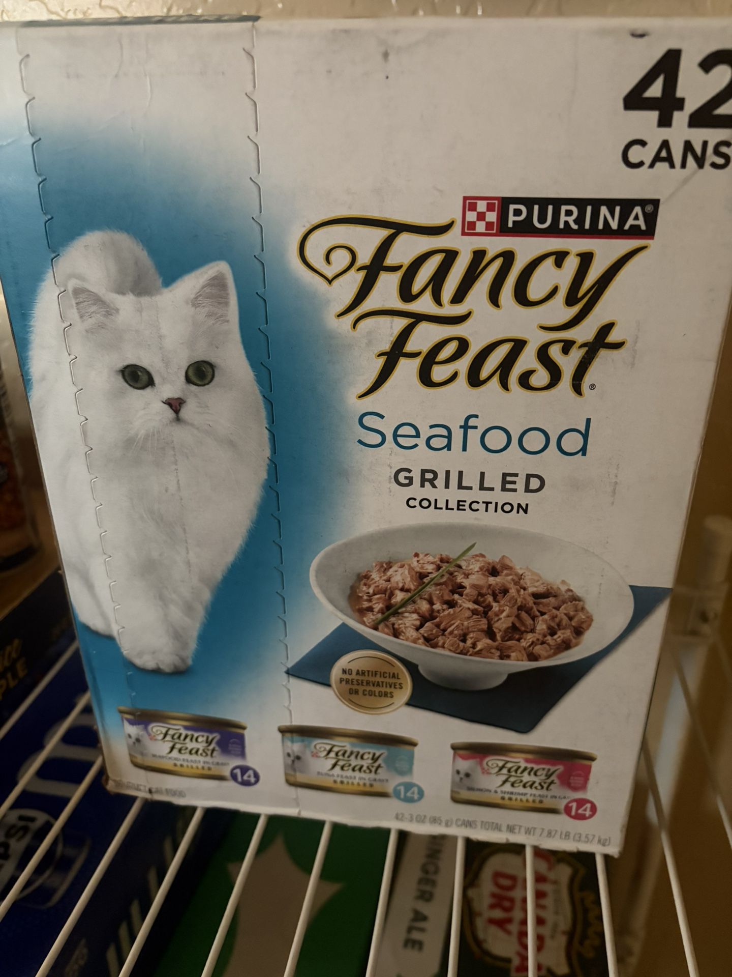 Fancy feast 42 Grilled seafood cans NEW