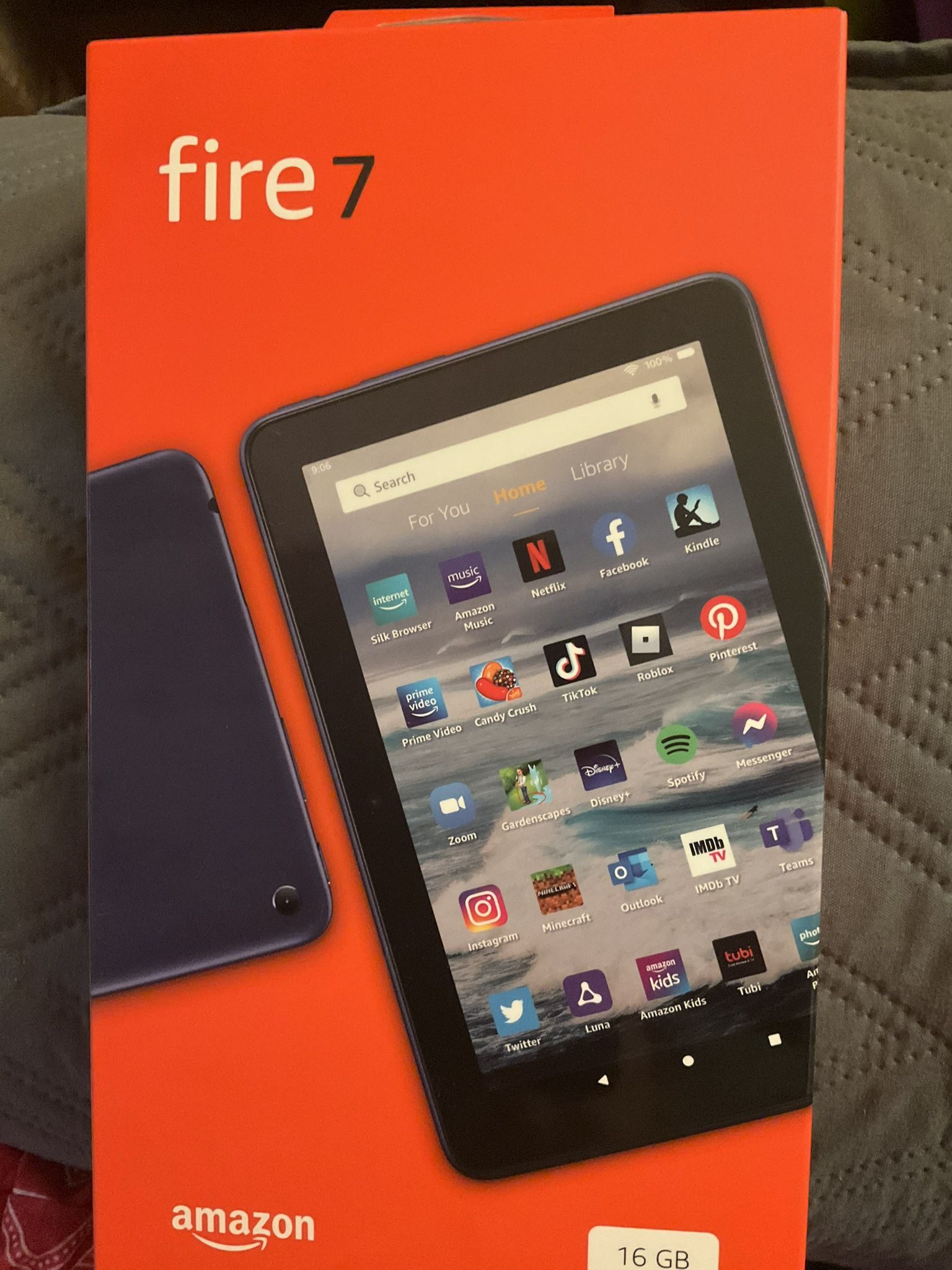 Kindle fire seven new never used Dylan in a box $50.