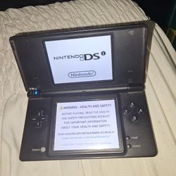 Nintendo Dsi With 10 Games And Case, And Charger