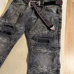 Size 32 Comes With Belt