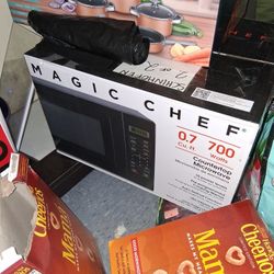 Magic Chef Microwave Countertop Unopened