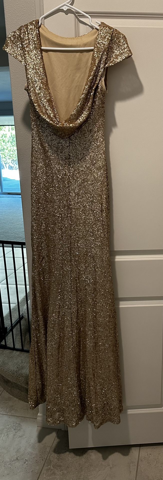 sleeves emerald green bridesmaid dresses High V-Neck Velvet Bridesmaid Dresses With Sleeves