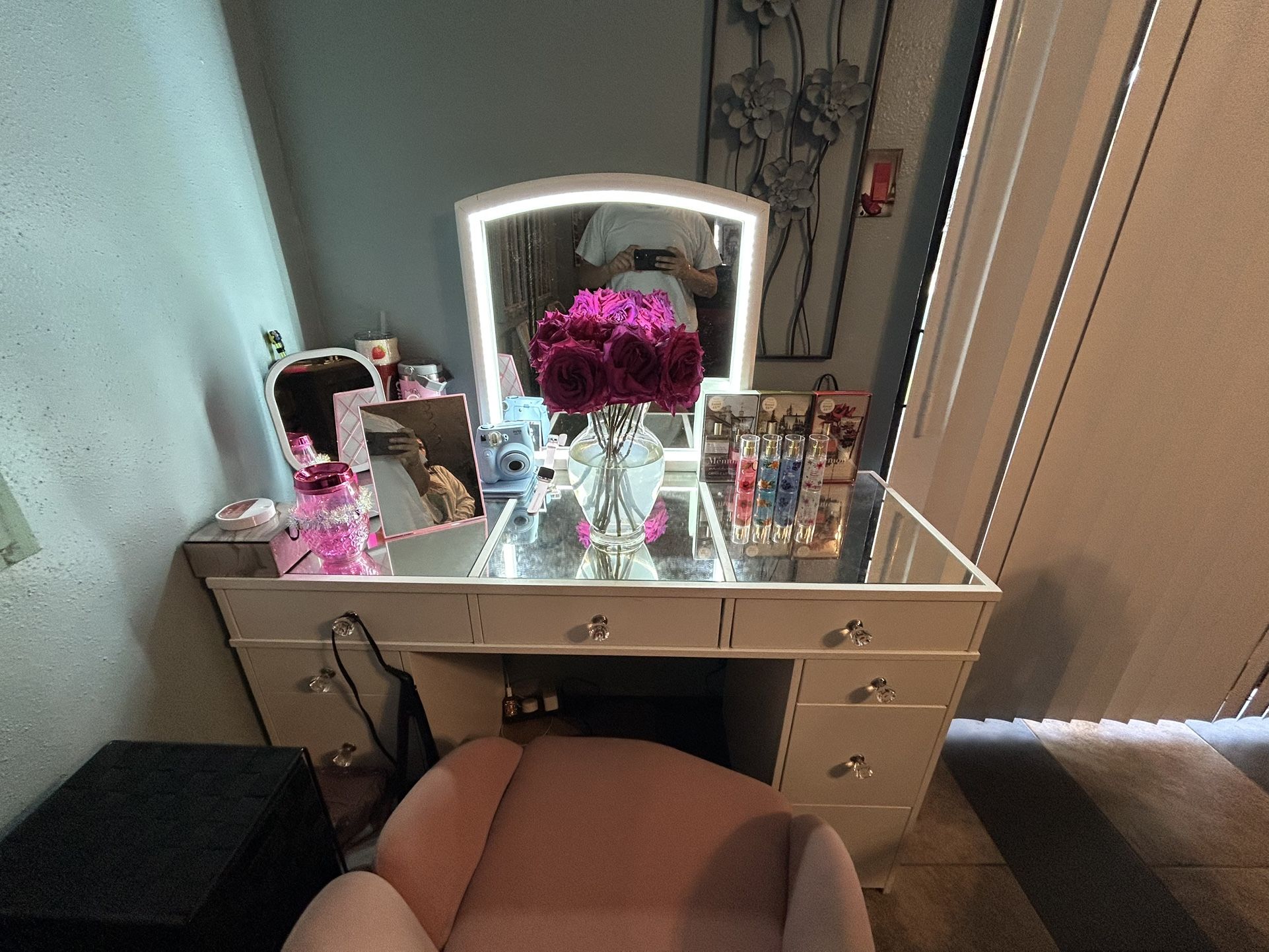 makeup vanity desk